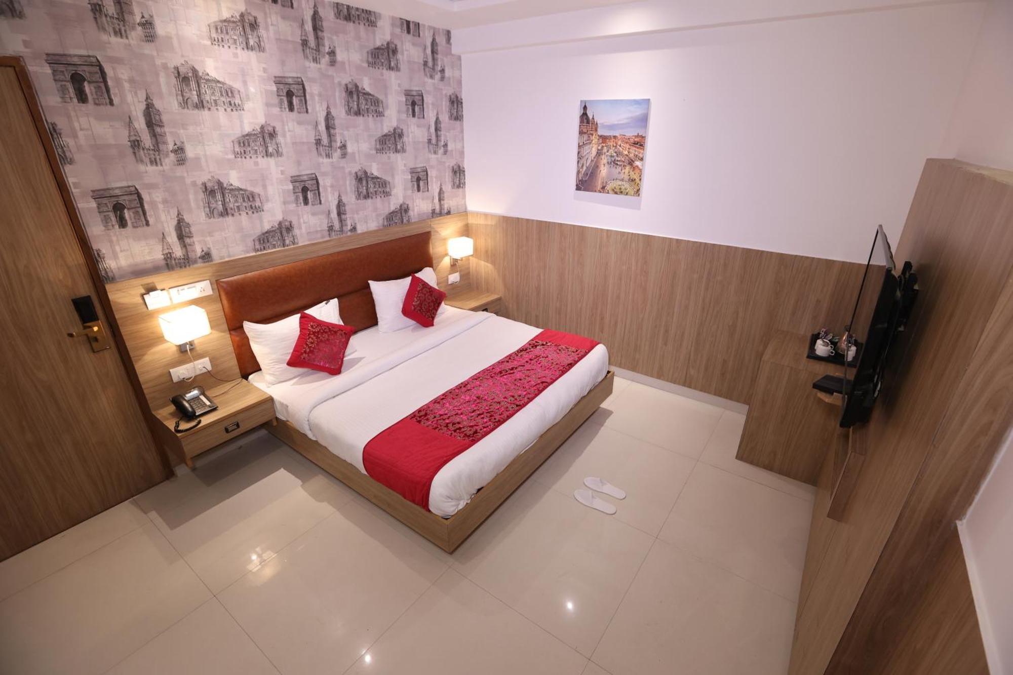 Elevate Near Delhi Airport 4* New Delhi