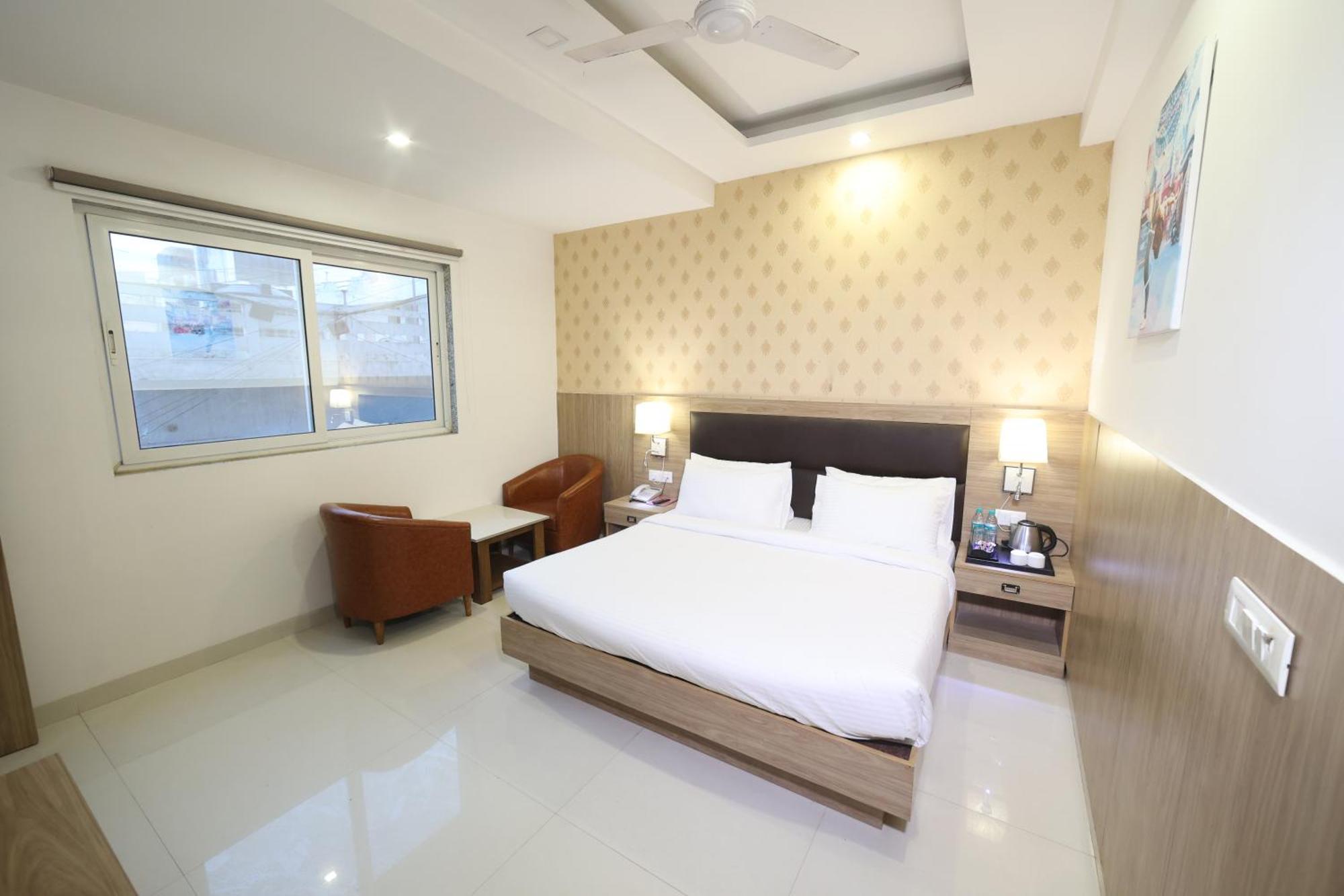 Elevate Near Delhi Airport 4*