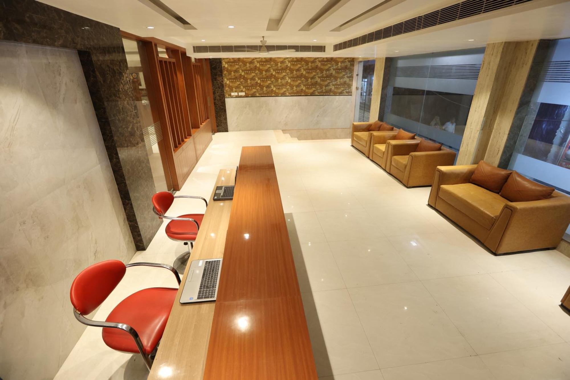 Elevate Near Delhi Airport 4* New Delhi