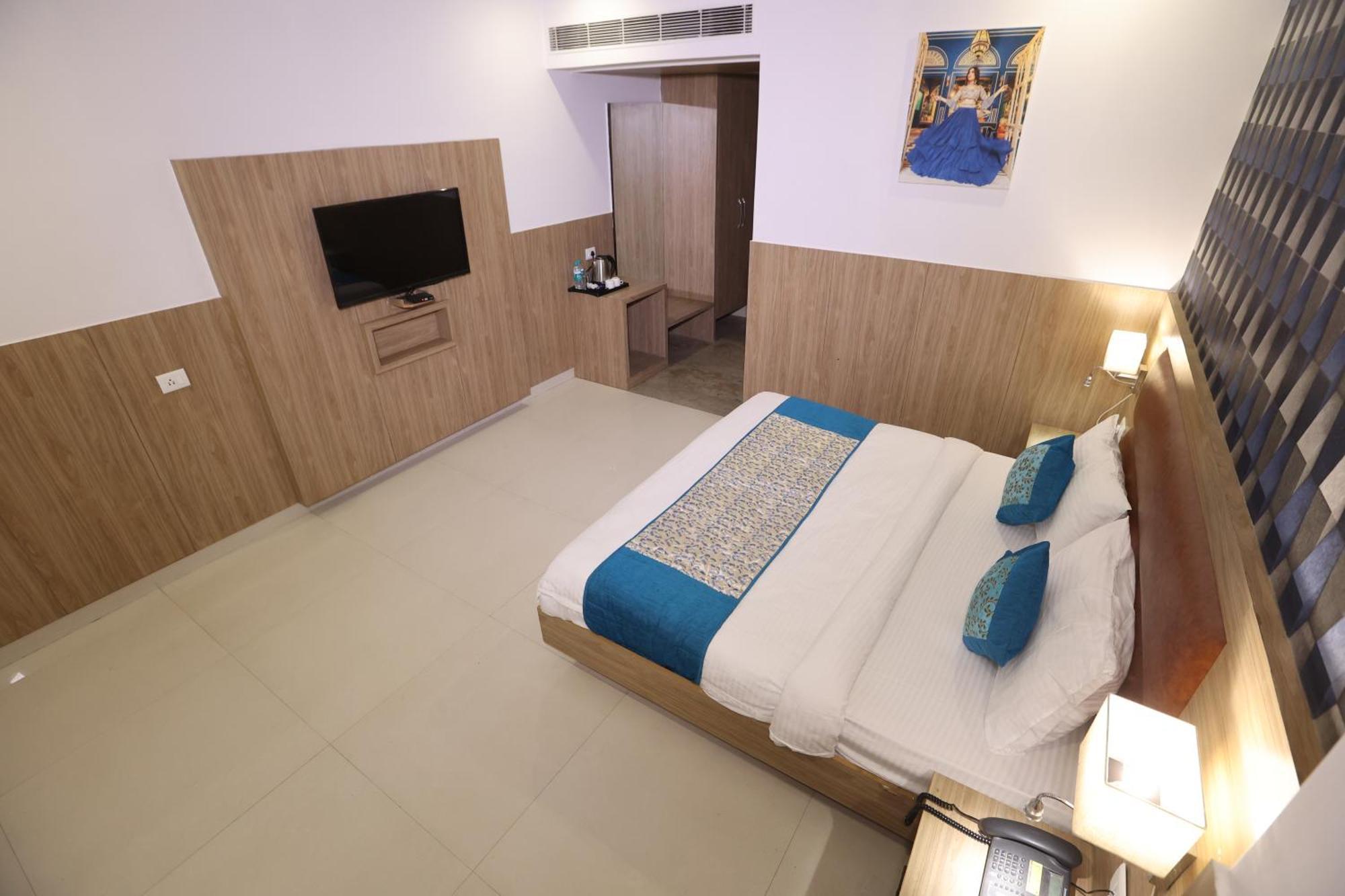 Hotel Elevate Near Delhi Airport